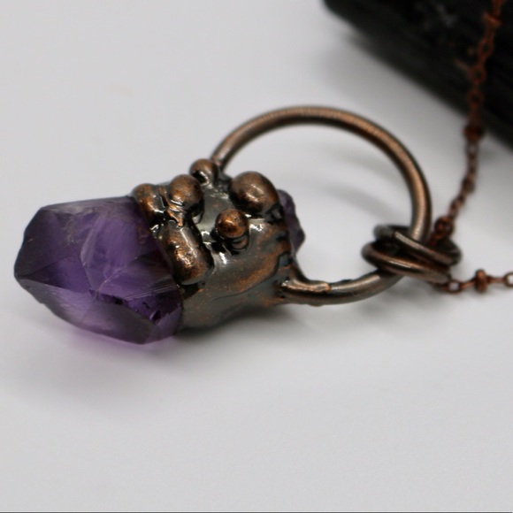 Amethyst Point 16in - Picture 4 of 5